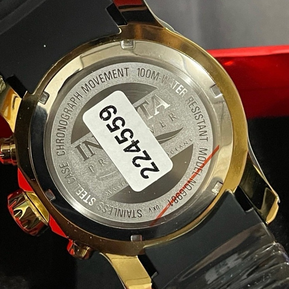 Invicta men’s Black and Gold Chronograph Pro Diver Stainless Steel Quartz Watch - Picture 6 of 9